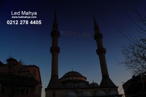 İzmit Kandıra Şefik Camii Mahyası Takıldı